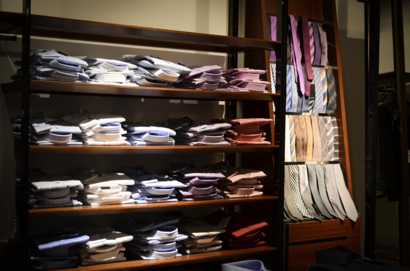 ecommerce-TRANS EN PROVENCE-min_shirts_exhibition_shop_shopping_shelf_buy_business_clothing-940715